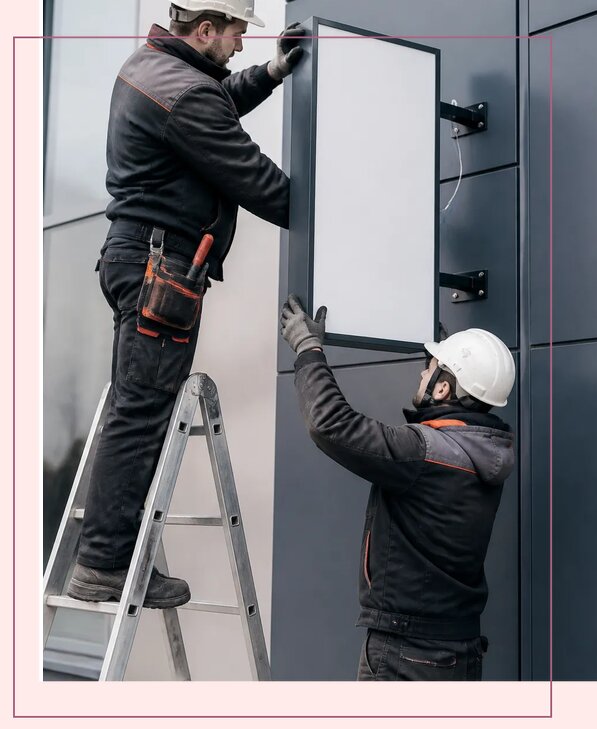 Изготовление и монтаж уличного лайтбокса под ключ в Каменке